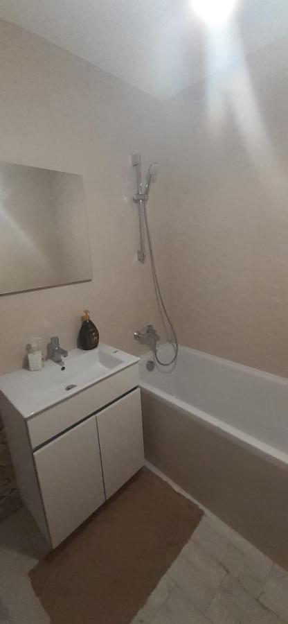 Apartament Central. Bloc Nou. Διαμέρισμα Μπακάου Εξωτερικό φωτογραφία
