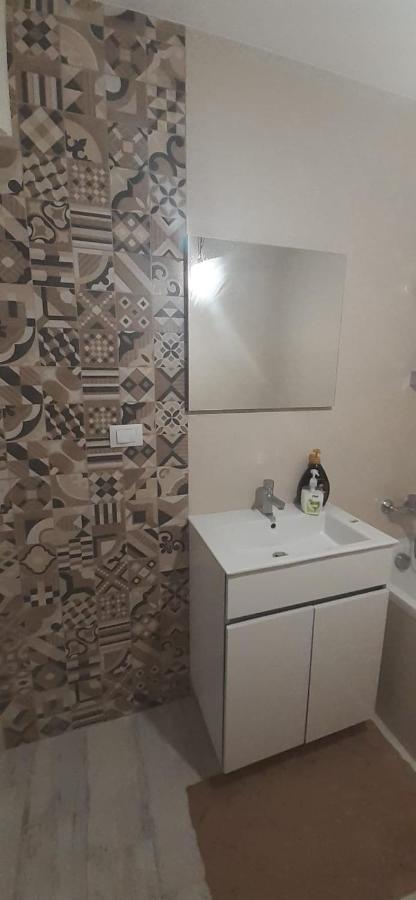 Apartament Central. Bloc Nou. Διαμέρισμα Μπακάου Εξωτερικό φωτογραφία